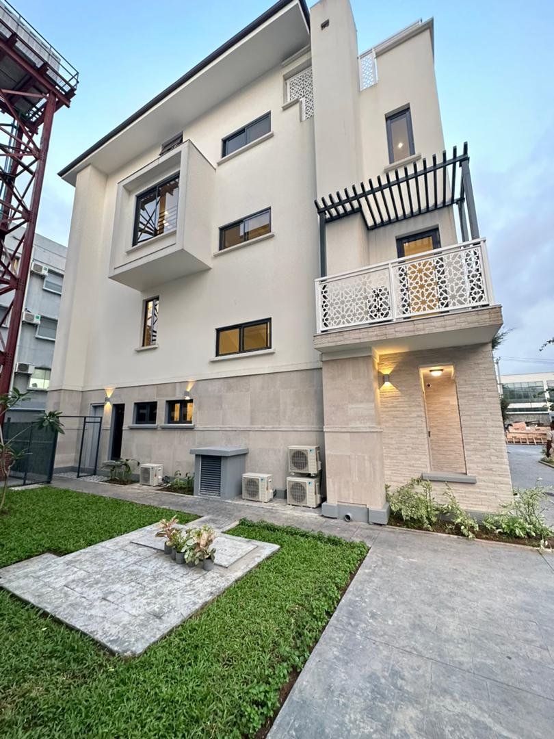 Luxury 4 Bedroom Terraced Duplex - CW Real Estate